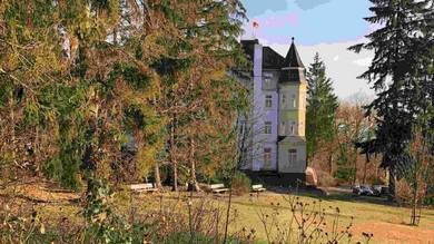 Die beeindruckende Villa im Park und am Waldrand Die beeindruckende Villa im Park und am Waldrand
