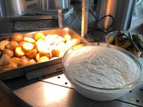 Wie zu Omas Zeiten: Leckerer Kräuterquark mit Ofenkartoffeln